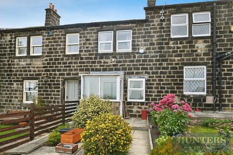 North Terrace, Yeadon, Leeds 2 bed terraced house for sale