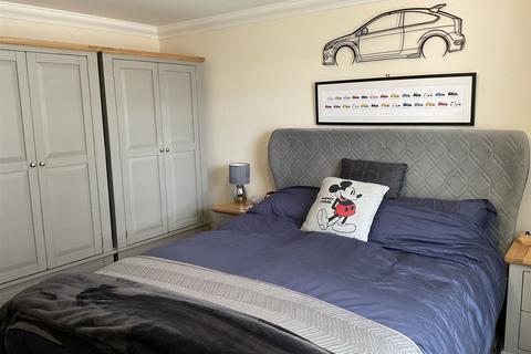 Maidstone Road, Paddock Wood, Kent 1 bed ground floor flat for sale