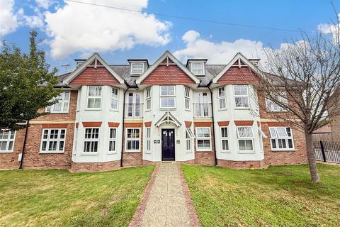Maidstone Road, Paddock Wood, Kent 1 bed ground floor flat for sale