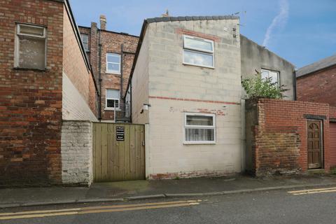 Royal Avenue, Scarborough YO11 2 bed flat for sale
