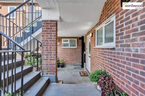 Romilly Drive, Watford, WD19 1 bed flat for sale