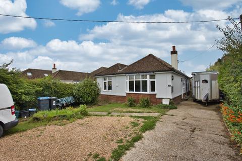 Bewsbury Cross Lane, Whitfield, CT16 4 bed bungalow for sale