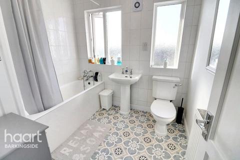 Herent Drive, Clayhall 3 bed semi