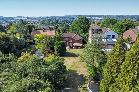 Hillary Road, Farnham, Surrey, GU9 6 bed detached house for sale