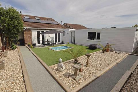 HILL HEAD PARK BRIXHAM 2 bed detached bungalow for sale