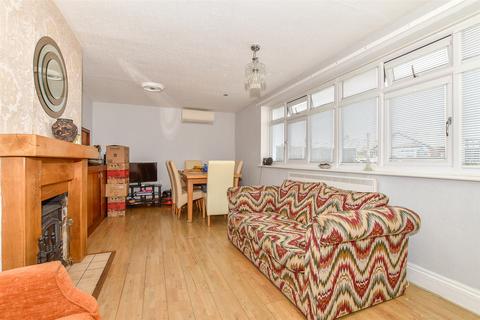 Woodland Way, Dymchurch TN29 3 bed detached bungalow for sale