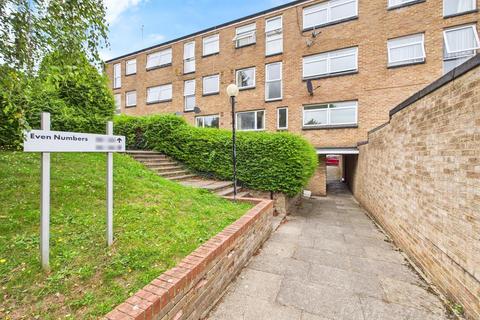 Friars Wood, Pixton Way, Croydon 1 bed apartment for sale