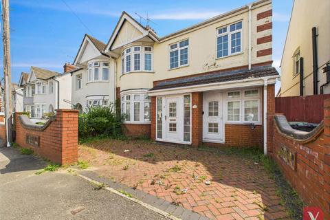 Broad Mead, Luton LU3 5 bed semi