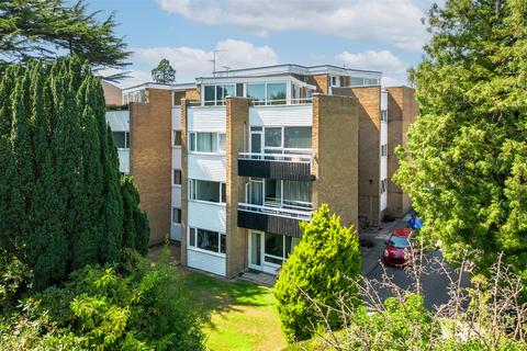 Oathall Road, Haywards Heath 2 bed flat for sale