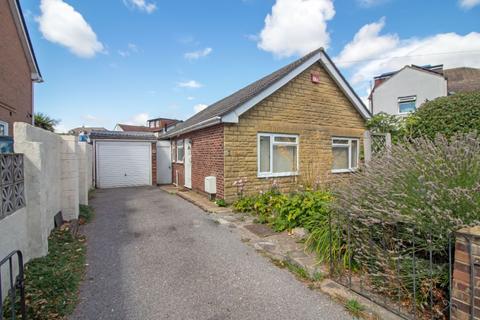 Meyrick Road, Bedhampton, PO9 1NN 2 bed detached bungalow for sale