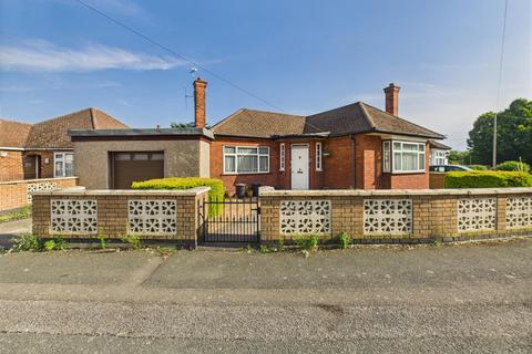 Herlwyn Avenue, Ruislip HA4 2 bed detached bungalow for sale