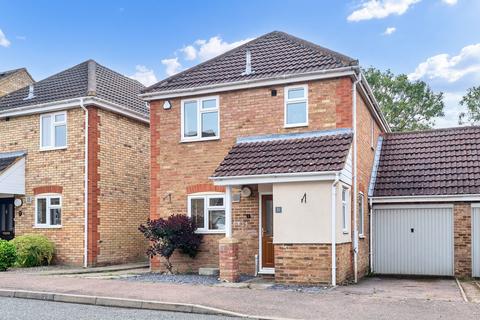 Brookside, Royston SG8 3 bed link detached house for sale