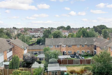 Victor Approach, Hornchurch, Essex 2 bed maisonette for sale
