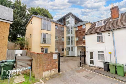 Orchard Close, Orchard Street, Maidstone 1 bed apartment for sale
