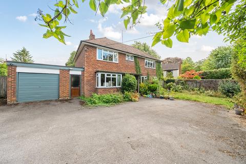 Jacklyns Lane, Alresford, Hampshire... 3 bed detached house for sale