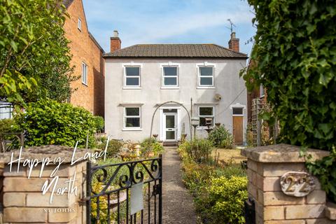 Happy Land North, Worcester WR2 3 bed detached house for sale