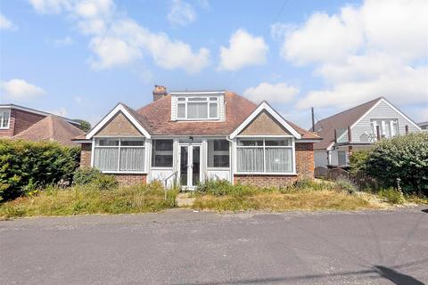 Central Drive, Elmer, Bognor Regis... 3 bed chalet for sale
