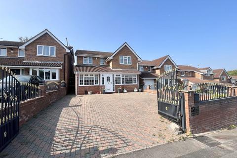 North View Drive, Brierley Hill DY5 6 bed detached house for sale