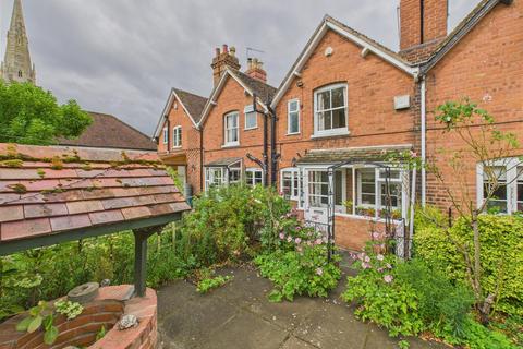OLD STREET, UPTON UPON SEVERN 2 bed terraced house for sale