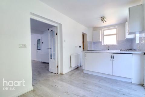 Deansway, London 3 bed semi