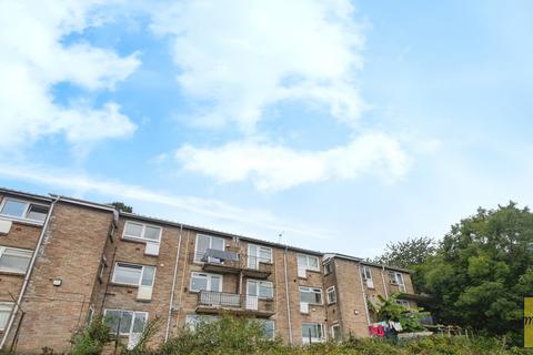 Greenland Crescent, Cardiff, CF5 3HE 2 bed apartment for sale