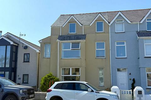 Station Road, Rhosneigr, Anglesey, LL64 6 bed semi