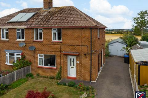 Ashby Road, Welton NN11 3 bed semi