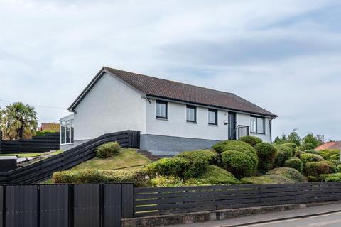 3 Cramond Road South, Barnton, EH4 6AG 4 bed bungalow for sale
