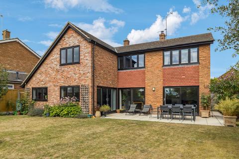Wykeham Way, Aylesbury HP17 4 bed detached house for sale