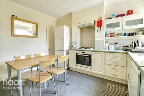Tonbridge Road, Maidstone 3 bed terraced house for sale