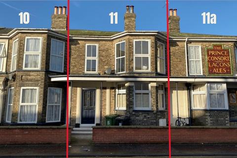 11 Nelson Road North, Great Yarmouth... 2 bed terraced house for sale