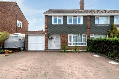 Alder Close, Romsey, Hampshire, SO51 3 bed semi