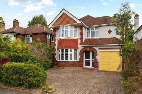 Medina Avenue, Esher, KT10 3 bed detached house for sale