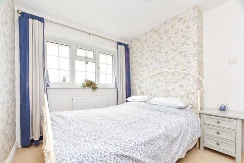 Hunters Way, Uckfield, East Sussex 3 bed terraced house for sale