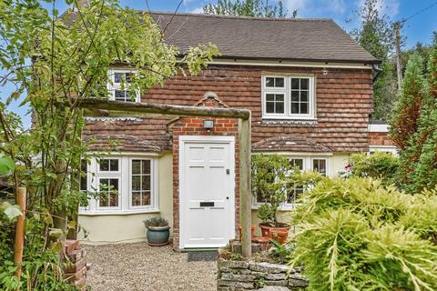 Primrose Lane, Liss, Hampshire 2 bed detached house for sale