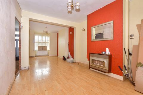 Priory Hill, Dover, Kent 2 bed end of terrace house for sale