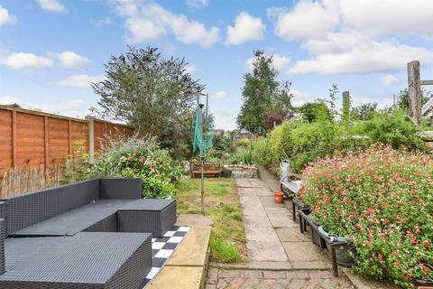 Malling Road, Snodland ME6 3 bed end of terrace house for sale
