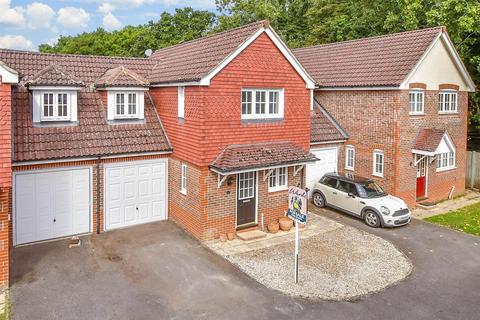 Greenhill, Tonbridge TN12 3 bed link detached house for sale