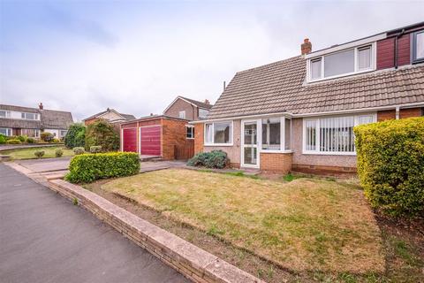 Ashlea Avenue, Brighouse 3 bed semi