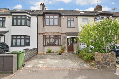 Lyndhurst Drive, Hornchurch RM11 3 bed terraced house for sale