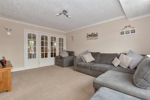 Ragstone Road, Maidstone ME15 3 bed semi