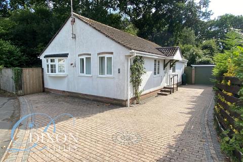 Farm Road, West Moors, Ferndown, Dorset 3 bed bungalow for sale