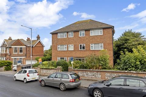 Grosvenor Court, Eastbourne BN21 2 bed flat for sale
