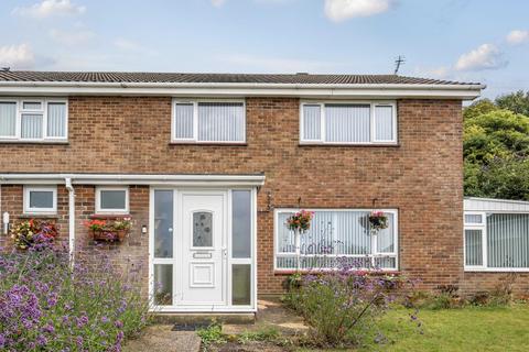 Hollands Avenue, Folkestone, CT19 4 bed semi