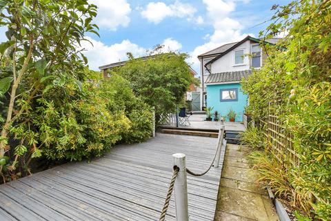 Lower Highland Road, Ryde, Isle of Wight 3 bed semi
