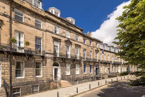 3F/17 Coates Crescent, West End, EH3 7AF 2 bed flat for sale
