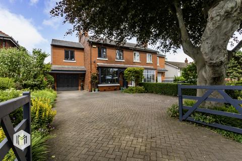 Kenyon Lane, Lowton, Warrington... 3 bed semi