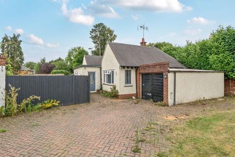 Westhall Park, Warlingham CR6 3 bed detached bungalow for sale