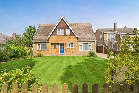 Seaview Avenue, West Mersea CO5 3 bed detached house for sale