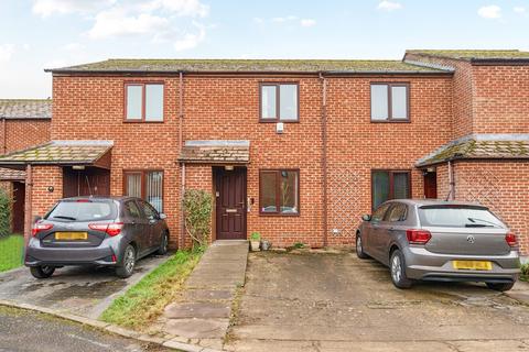 Webbs Close, Wolvercote, Oxford 2 bed terraced house for sale